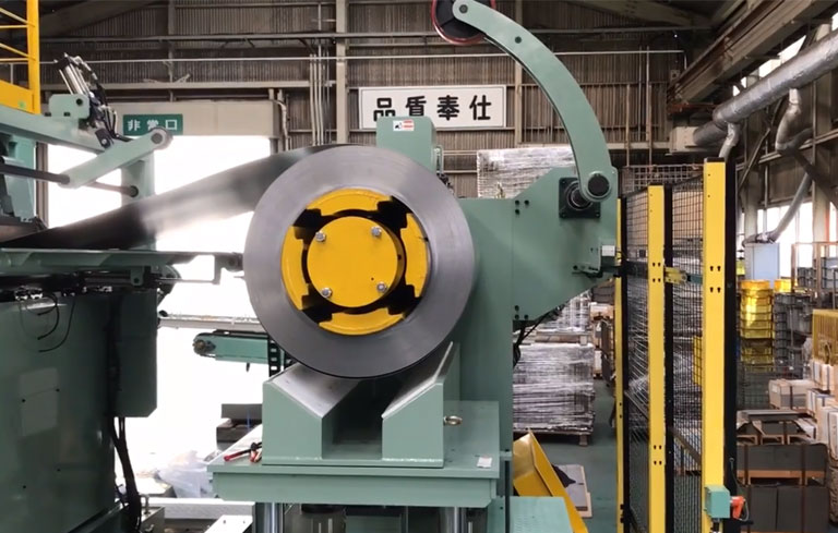 Decoiler & Straightener Feeder 01