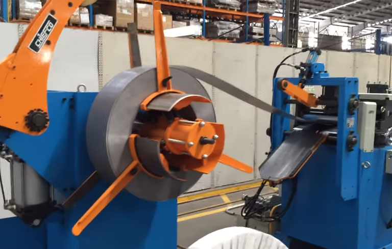 Decoiler & Straightener Feeder 07