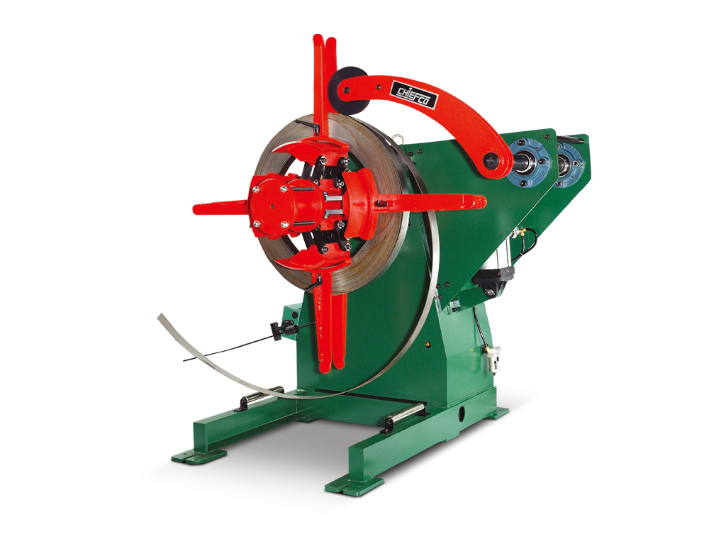 Decoiler machine model of UC series is the high rigidity of the machine structure and the main shaft can withstand heavy loads